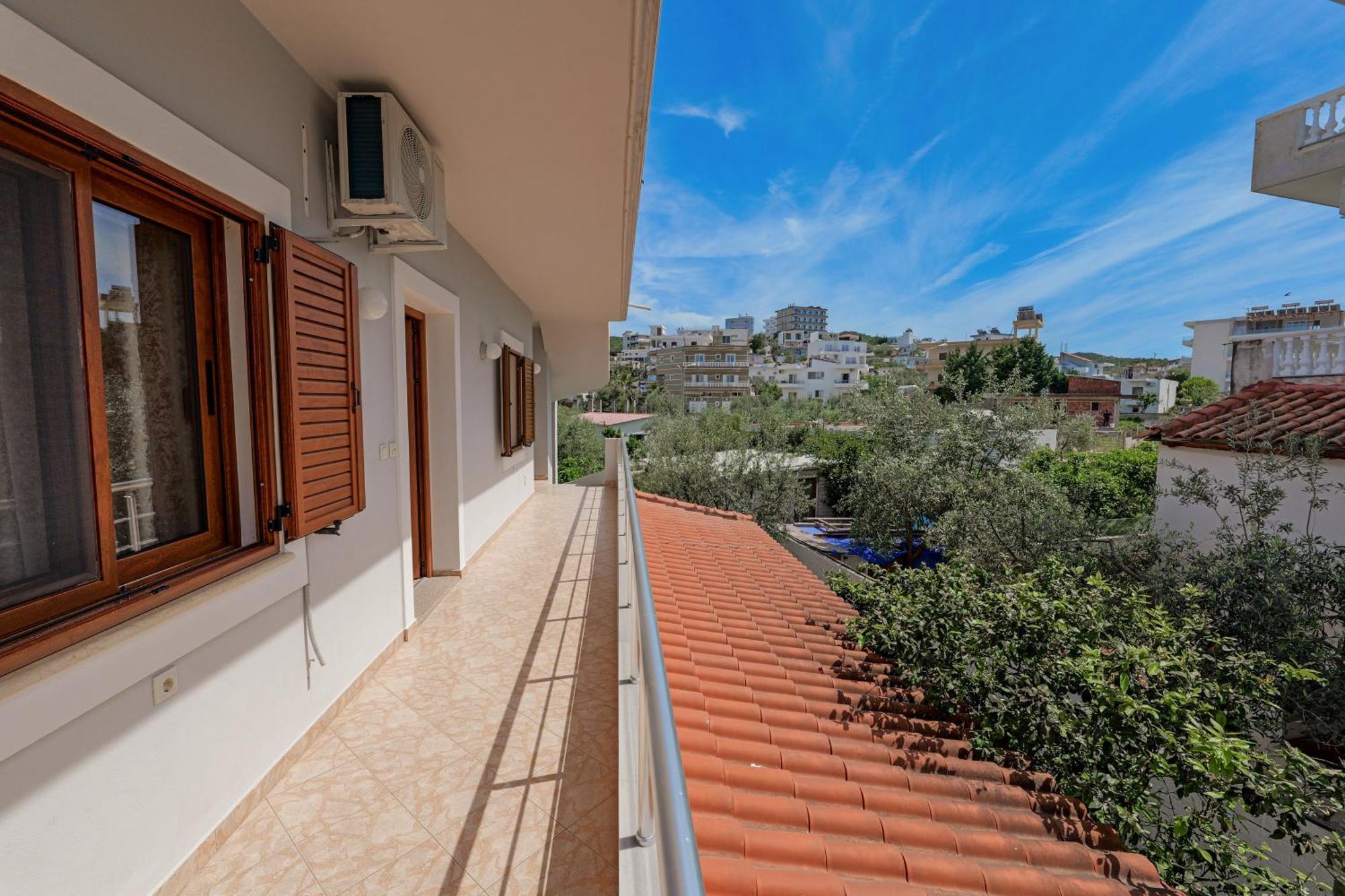 Guest House Moonlight Ksamil Exterior photo